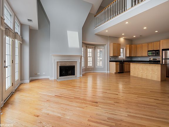 3rd image of 3755 N Ashland Ave #3N