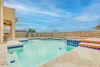 4 bed, 3.0 bath, 2302 sqft, $3,500 — Photo 2