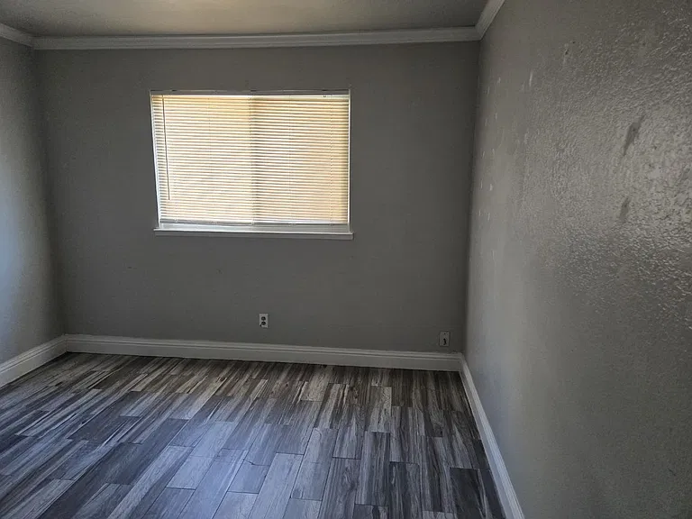 7305 Village Green Dr — Photo 20
