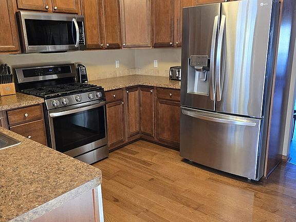 4th image of 271 S Shoreside Dr SE