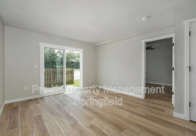 2213 E Macs Ct #4 — Photo 3
