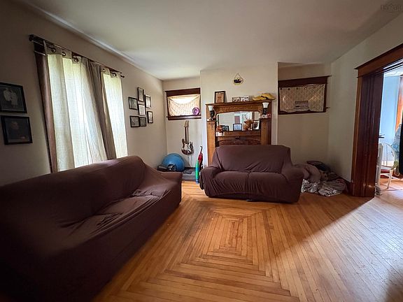 4th image of 11 Victoria Ave