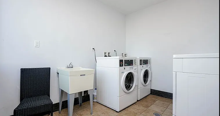 Rented by Skyhigh Realty NYC LLC | media 34