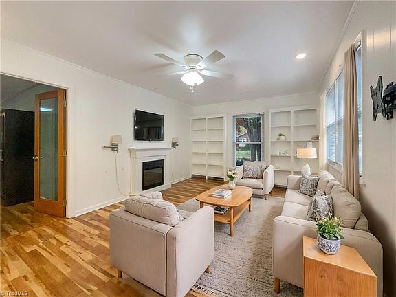 2nd image of 3611 Shagbark Dr