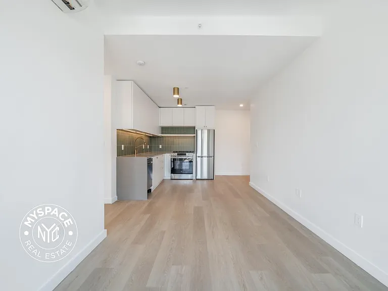 527 Grand Ave #105 — Photo 4