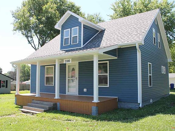 3rd image of 2100 E Broadway Blvd