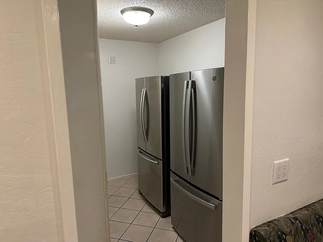 1 bed, 120 sqft, $1,000 — Photo 1