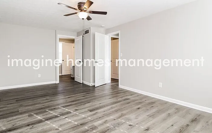 1960 Stoney Hill Dr — Photo 7