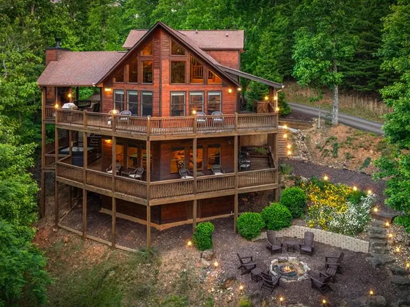 58 Overlook Way, Blue Ridge, GA 30513