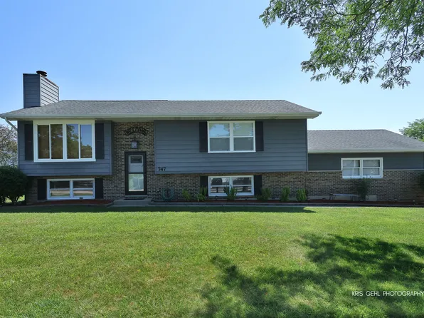 747 Monroe Dr, Lindenhurst, IL 60046