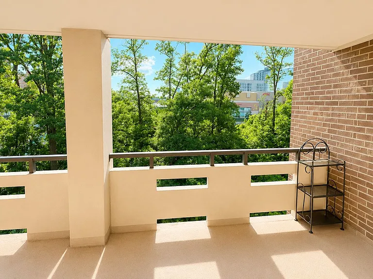 1808 Old Meadow Rd #1005 — Photo 4