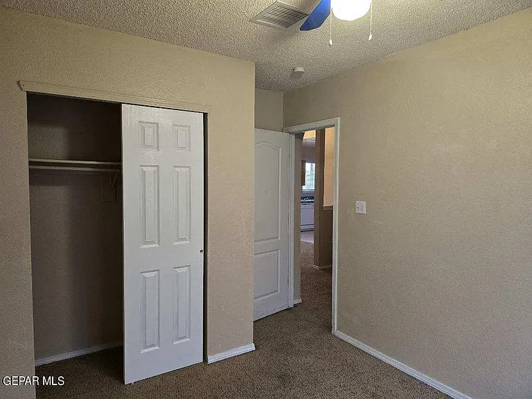 12105 Castle View Way — Photo 10