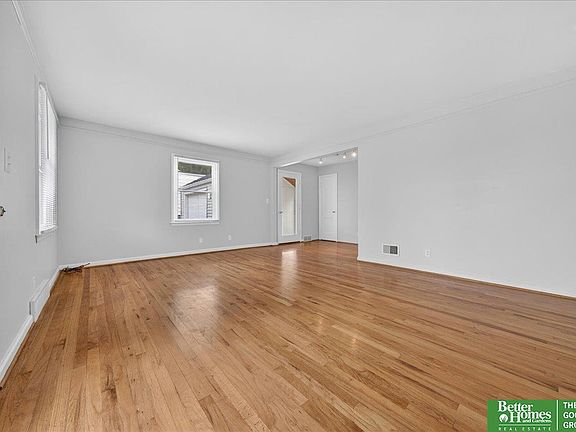 4th image of 2725 S 42nd St