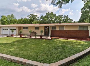 240 Horseshoe Dr, Saint Louis, MO