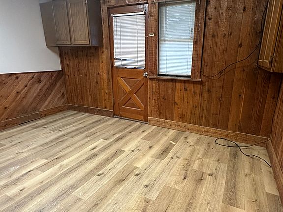 3rd image of 124 S Mississippi St #124
