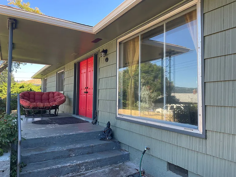 1713 Eugene St — Photo 22