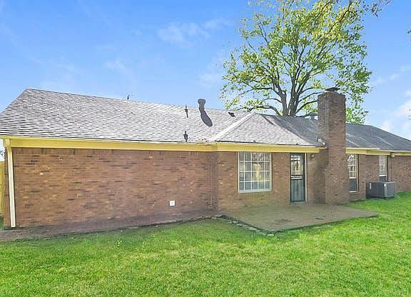4th image of 4476 Westbury Dr