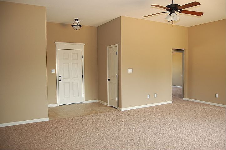 Open Foyer welcomes you into the Great Room