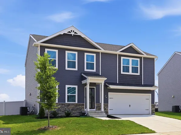 111 Salute Cir, Martinsburg, WV 25405