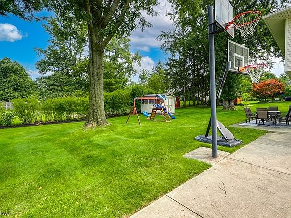 4th image of 31575 Farm Dr