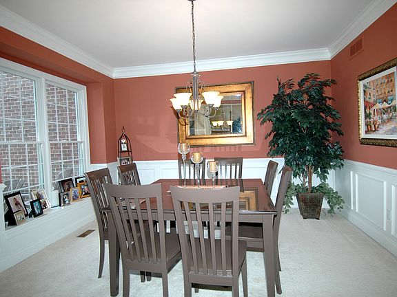 3rd image of 44465 Broadmoor Blvd
