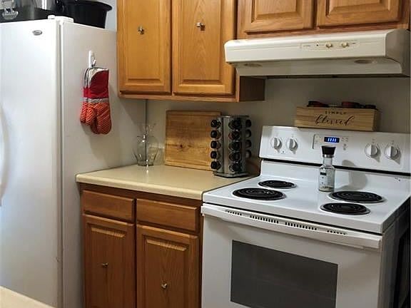 4th image of 5585 Walnut St