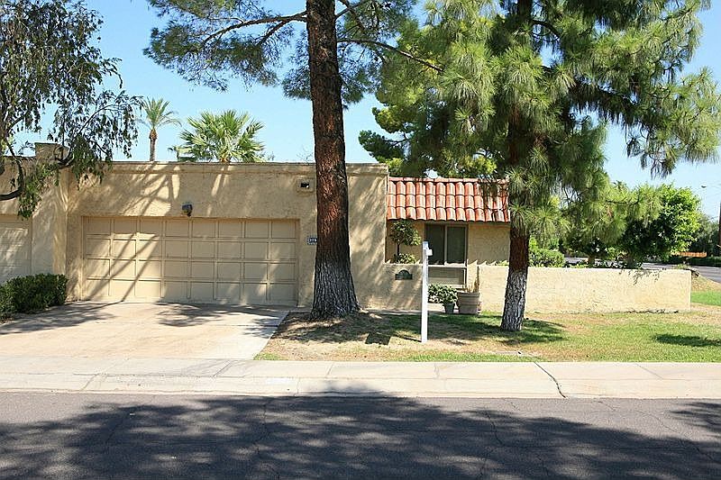 1st image of 3158 E Meadowbrook Ave