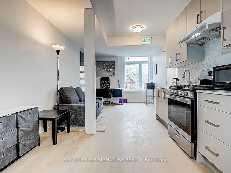 252 Annette St #2 — Photo 10