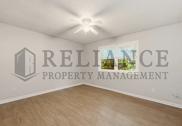 903 E Osie St — Photo 18
