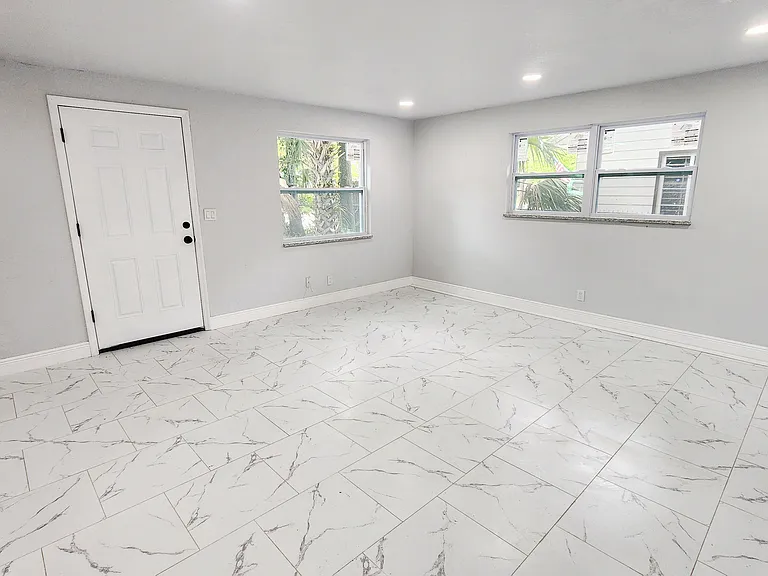 128 Kingston Ave — Photo 6