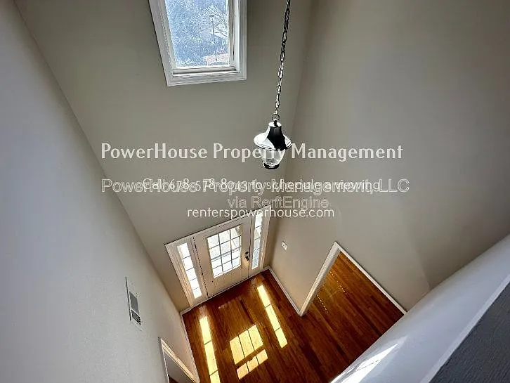 2403 Walnut Tree Ln — Photo 17