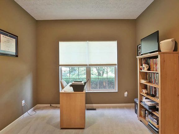 5th image of 770 Cherry Wood Pl