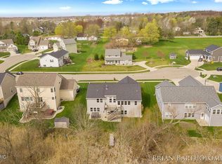 5674 Rodney Dr, Wyoming, MI 49519