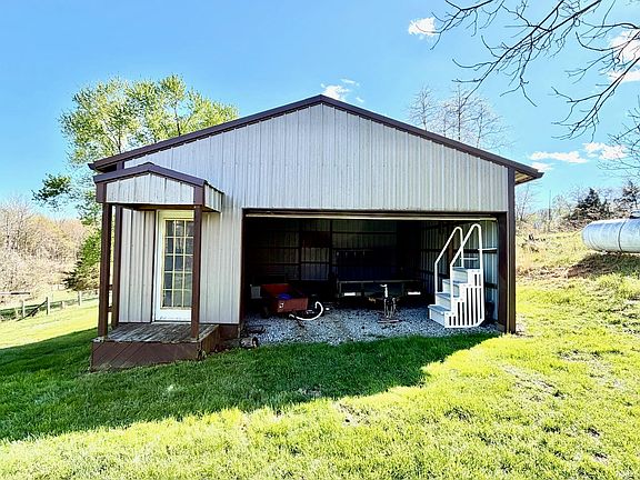 5th image of 702 Pinhook Rd