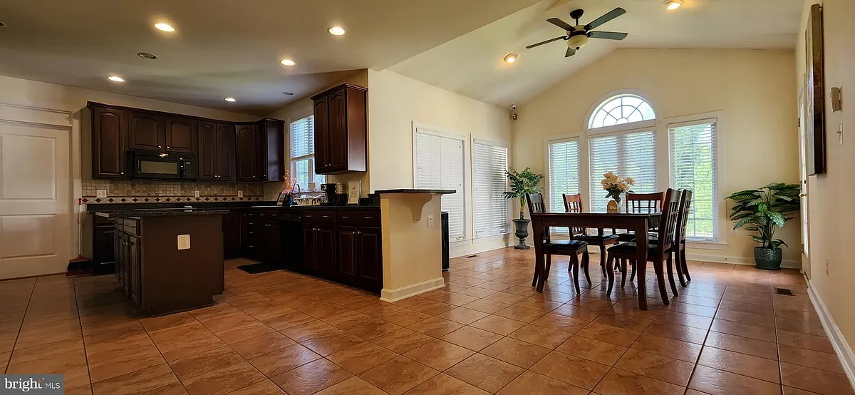 Building Photo - 7288 Flaxpool Ct