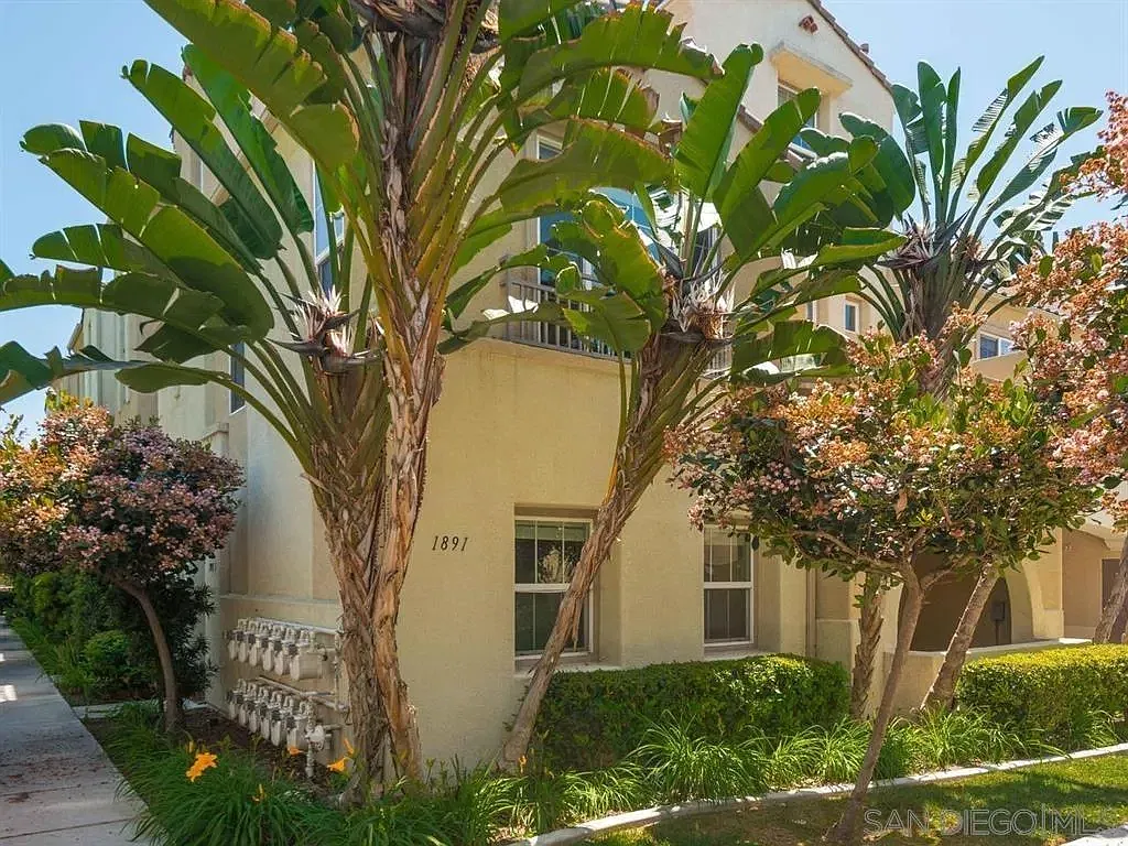 3 bed, 3.5 bath, 1865 sqft, $3,900 — Photo 1