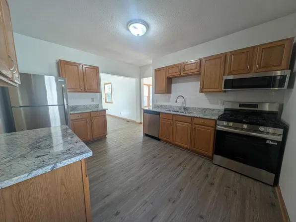 880 Jackson St, Saint Paul, MN 55117