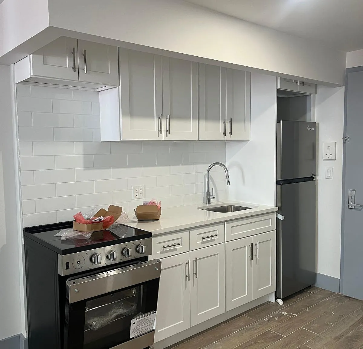 1 bed, 700 sqft, $2,762 — Photo 1