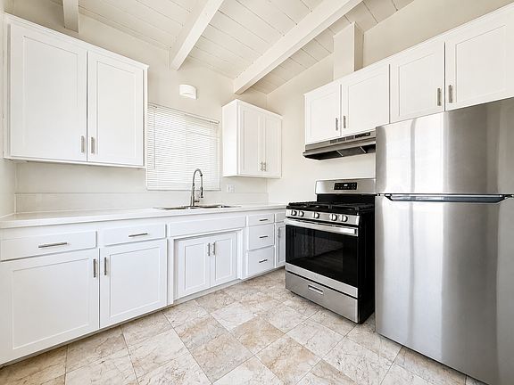 5th image of 1718 S Bundy Dr APT 10
