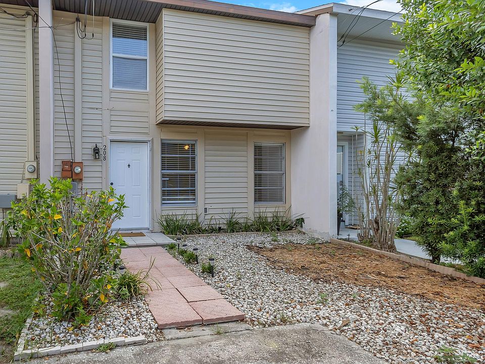 1st image of 208 S Malcolm Ct