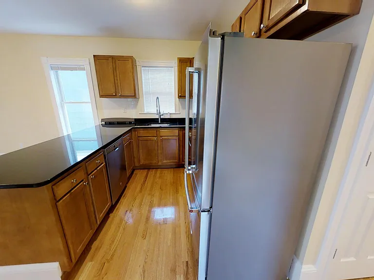 44 Gorham St #3L — Photo 2