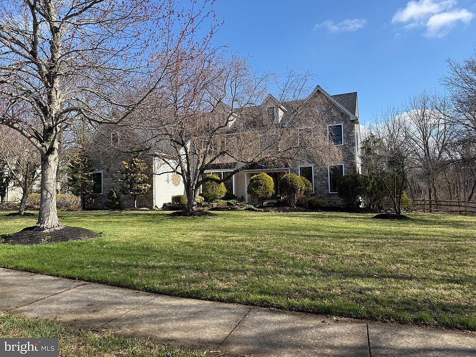 1st image of 118 Davis Dr