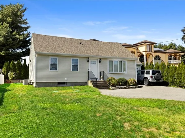 2640 Diamond Hill Rd, Cumberland, RI 02864
