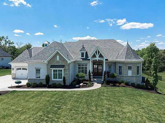 2nd image of 5 Old Orchard Ln