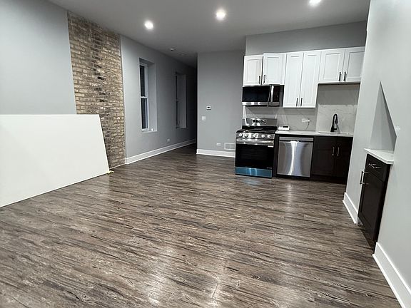 5th image of 2221 W 21st Pl #1F