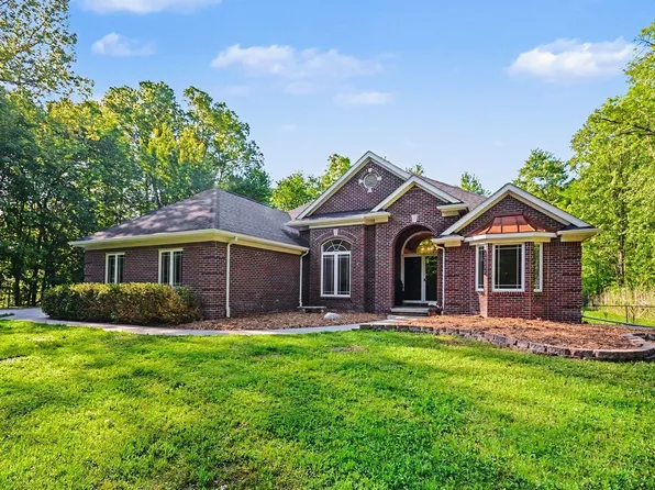 8367 Lindsey Rd, Casco, MI 48064