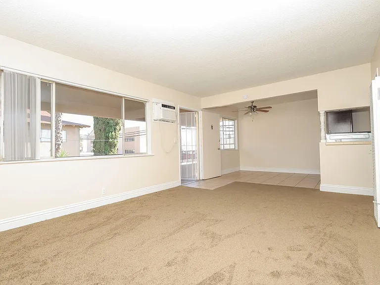 524 Silverwood Ave — Photo 1
