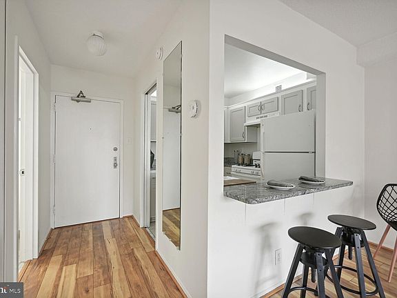 2nd image of 4515 Willard Ave APT 1918S