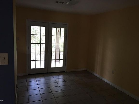 4th image of 45 Joanna Ln