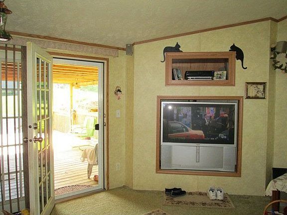 4th image of 133 Wood Ln
